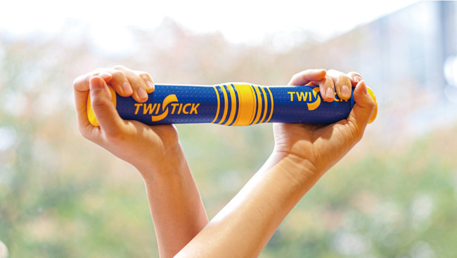 伸ばして引いてひねるストレッチ運動器具「TWISTICK」発売…ミカサ