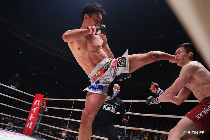 【総合格闘技】「RIZIN.26」朝倉未来が復活　1RKOでドミネーター聡志を沈める