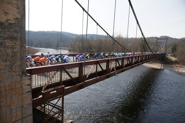 　フランスで開催されている8日間のステージレース、パリ～ニースは3月7日にブリブラゲヤルド～ロデの183kmで第4ステージが行われ、ロット・ベリソルのジャンニ・ミールスマン（ベルギー）がゴールスプリントを制して優勝した。