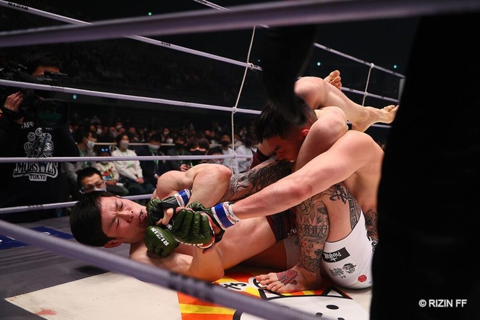 【格闘技／RIZIN.34】弥益ドミネーター聡志、鮮烈一本勝ちで萩原京平に完勝「勘違いして格闘技に専念しないように…」