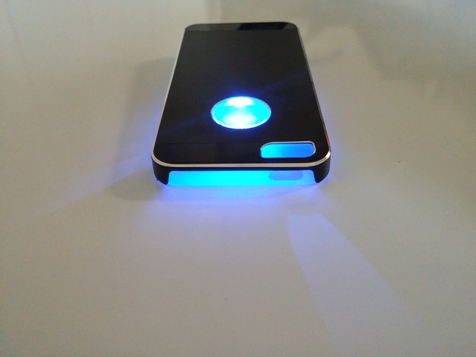 iPhone6対応、LEDライト搭載のiPhoneケース