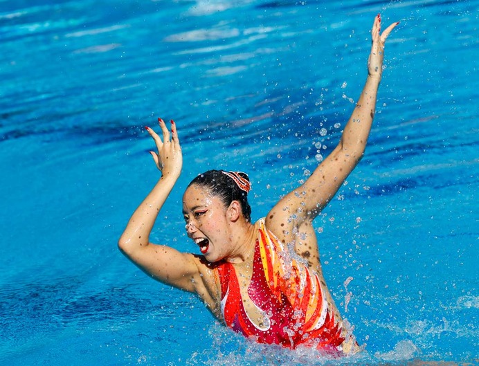 【世界水泳】アーティスティック・スイミング、乾友紀子が初の金メダル　「特別な思い」と歓喜
