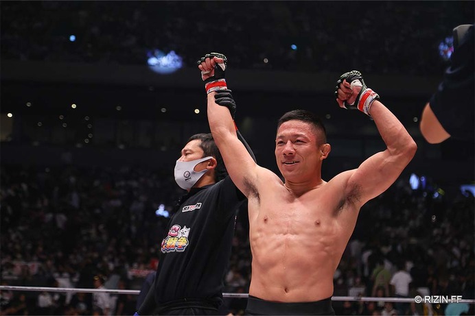 【RIZIN.38】堀口恭司、1年9カ月ぶりの凱旋勝利　金太郎を肩固めで撃破「ヒヤヒヤさせてしまって…」