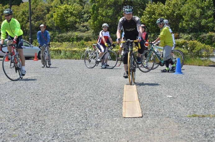 オトナのための自転車学校は目的に応じて3クラスから選択して学ぶ