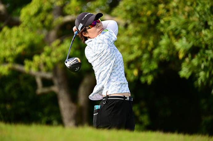 【女子ゴルフ】穴井詩が単独首位に浮上、今季2勝目に王手　パナソニックオープンレディース2日目