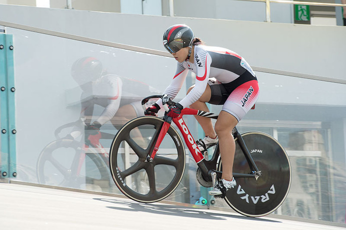 アジア競技大会の女子スプリント予選を走る前田佳代乃