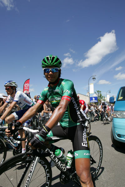 　第99回ツール・ド・フランスは7月7日、トンブレンヌからラプランシュ・デ・ベルフィーユまでの199kmで第7ステージが行われ、スカイのクリストファー・フルーム（27＝英国）がゴール手前で抜け出して初優勝した。フルームはチームエースであるブラッドリー・ウィギンス
