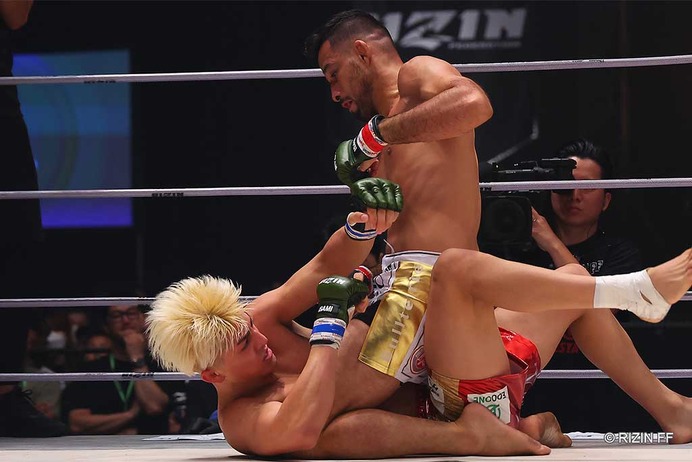 【RIZIN.43】クレベル・コイケ、鈴木千裕に1Rアームバーで“完勝”「すぐにタイトルマッチお願いします」　鈴木は悔しさ滲ませ慟哭