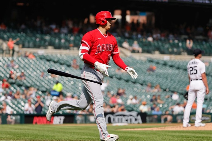 【MLB】大谷翔平、途中交代に公式「痙攣のため」と説明　2打席連続38号直後に左脇腹を気にする素振り