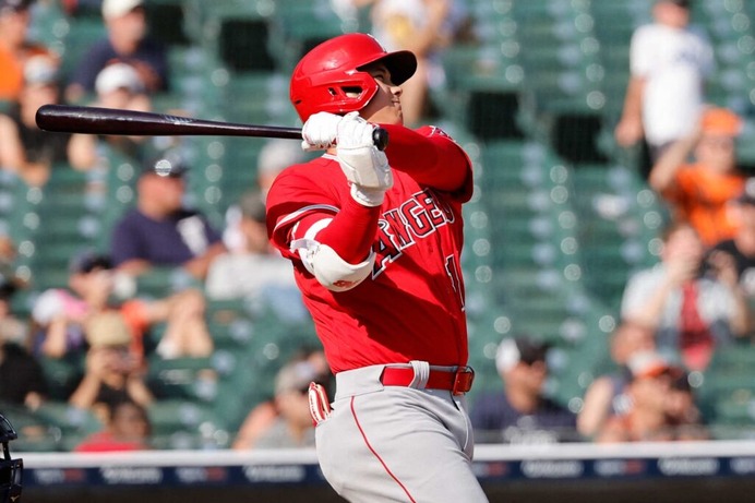 【MLB】大谷翔平、フェンス直前大飛球も…3試合ぶりマルチ安打で4出塁　エ軍連勝でワイルドカード圏内まで3ゲーム