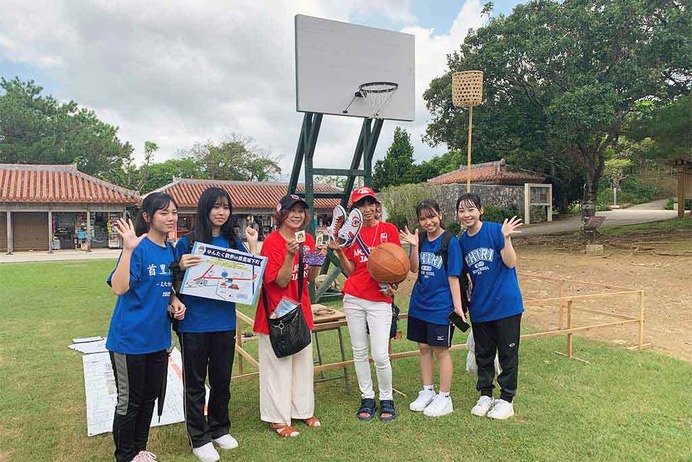 【バスケW杯】沖縄バスケットボール100年祭開催、“当時のゴール”復元に地域ガイドなど学生ボランティアも尽力