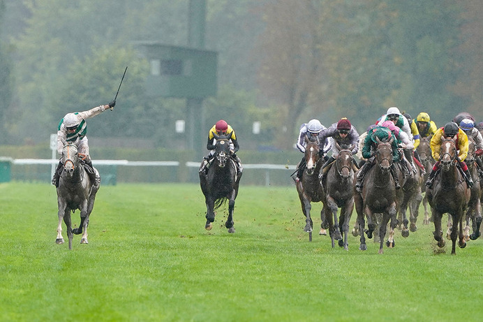 【凱旋門賞／馬連5点勝負】本命は無敗ダービー馬ではなく……トレンドは“独の刺客”　スルーセブンシーズは妙味薄