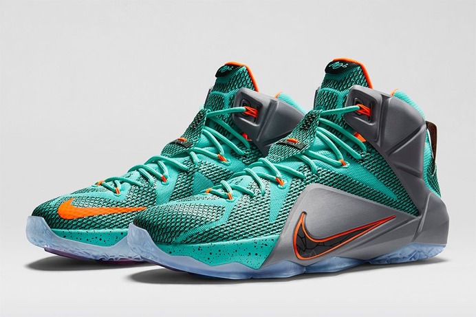 ナイキ、LEBRON 12 'NSRL'