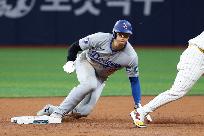 【MLB】「ダルビッシュ有が吠えた」大谷翔平に初安打、初盗塁で満塁ピンチ招くも“気合”の奪三振でピンチ凌ぐ