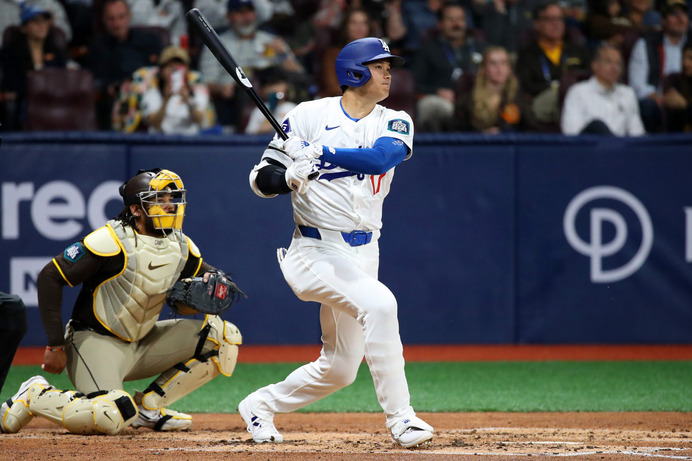 【MLB】「ロケットシングルだ！」大谷翔平の初球打ちに“大谷マニア”も興奮　大乱調の山本由伸を打撃でフォロー