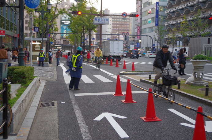 大阪市、橋下徹市長が御堂筋に自転車専用レーン設置することを発表