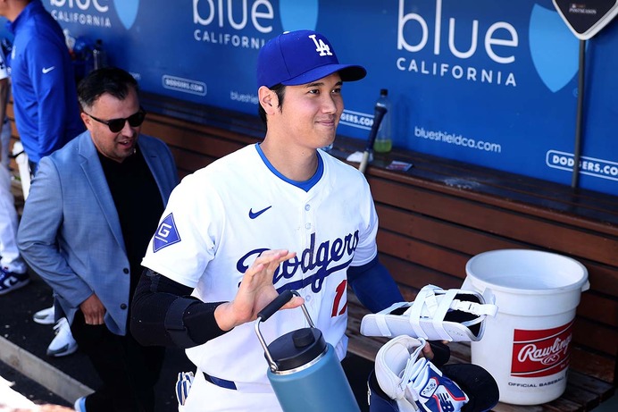【MLB】大谷翔平、グラミー賞4度“英人気歌手”との1枚に脚光　真美子夫人の腕組みショットや山本由伸との1枚も