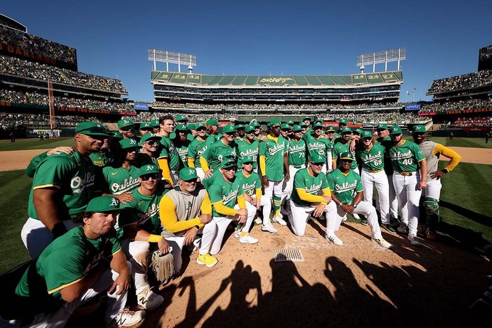 【MLB】イチロー「レーザービーム」誕生の地、オークランドコロシアムが歴史に幕　最終戦4万6889人の大観衆が別れ惜しむ