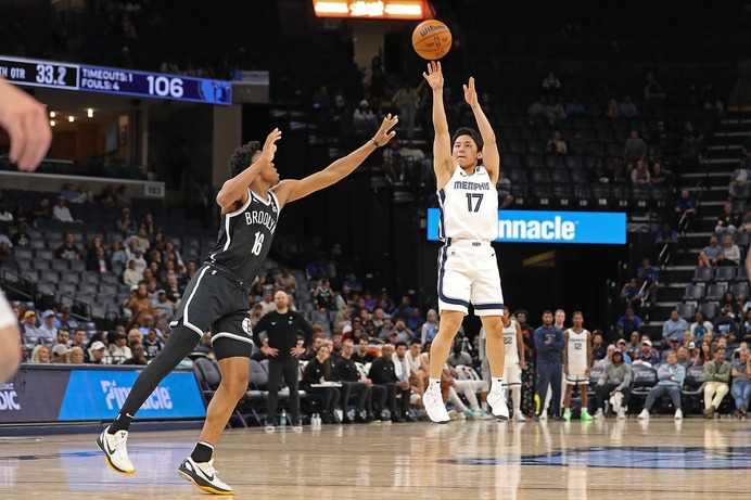 【NBA】河村勇輝、2試合目出場のネッツ戦前に実現した“日中交流”　2Way契約結んだ21歳新星、無得点もアジア選手の躍進に注目