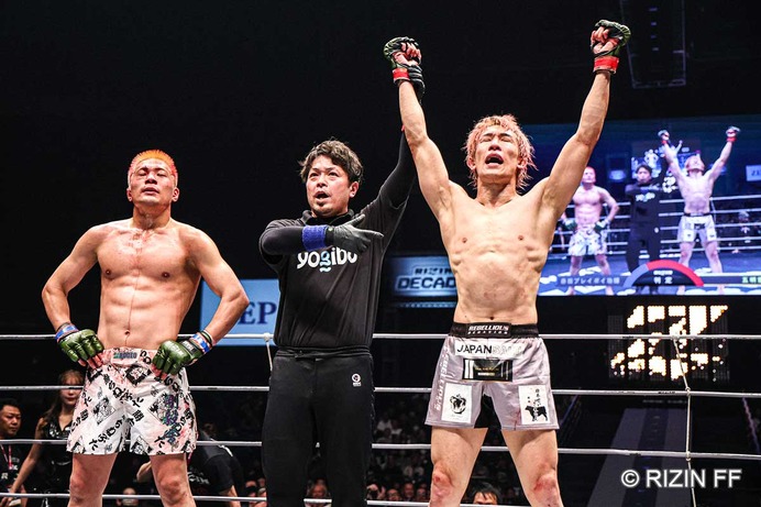 【RIZIN】「雷神番外地」第1戦“流血マッチ”を制したのは朝倉未来軍・五明宏人　3Rでダウンも……肘や膝で圧倒