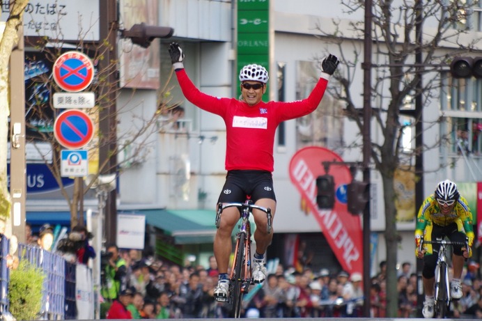 2014ジャパンカップ・レジェンドクリテリウム、神山雄一郎が優勝