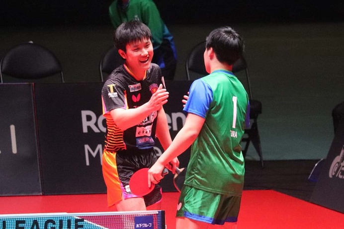 船橋で実現した張本智和と松島輝空の“再戦”　敗戦も新全日本王者が見せたプライド「勝てるとしたら自分が一番確率が高かった」【Tリーグ】