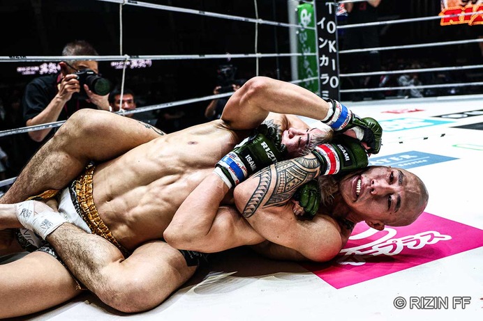 【RIZIN】冨澤大智、“衝撃”の2R一本負けで茫然自失……山本アーセンからはエール「這いあがろうぜ」