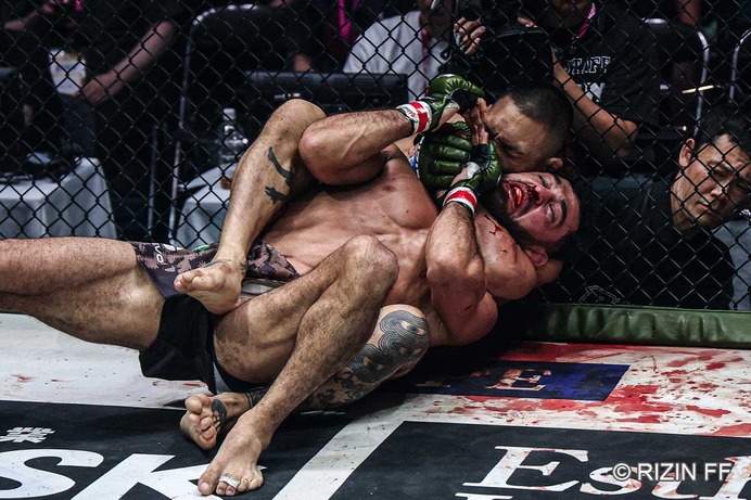 【RIZIN】「最高のデビュー戦」修斗王者・安藤達也、ガサンザデに1R“鮮烈”チョークで一本勝ち　川尻達也氏も感嘆「もう安藤劇場ですよ」