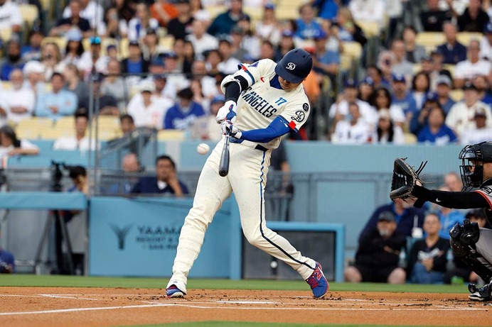 【MLB】大谷翔平、ジ軍との大一番で“178キロ豪快弾”「オオタニの7本目の先頭打者アーチ」　11試合ぶり24号に本拠地熱狂