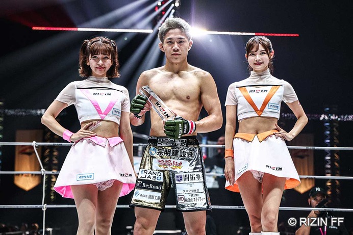 【超RIZIN.4】狂気の19歳・秋元強真、元ブラックローズ赤田をリアネイキッドチョーク葬後に萩原京平へ挑戦状「大晦日、この雑魚を相手に」