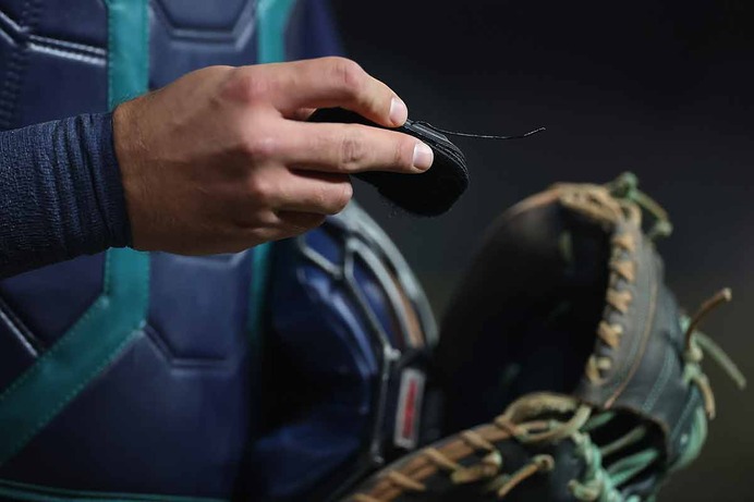 【MLB】捕手がサインを出す時代はもう終焉？　マーリンズが“斬新すぎるピッチコム活用”に手応え「今こそ導入に最適」
