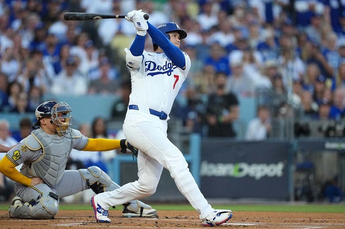 【MLB】大谷翔平、自身を援護の“187キロ”二刀流アーチ　米記者絶賛の一発「史上初の投手による先頭打者弾だ」