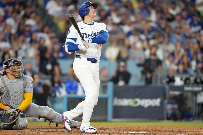 【MLB】大谷翔平、二刀流で驚愕の1試合2発“188キロ”場外アーチ「地球上でもっとも偉大な野球選手だ」　同僚フリーマンも頭抱える特大弾