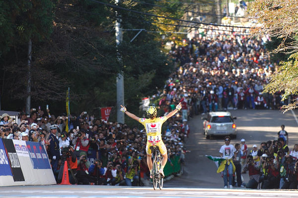 　10月28日に栃木県宇都宮市の宇都宮市森林公園周回コースで2007ジャパンカップ（UCIアジアツアークラス1）が開催され、マヌエーレ・モーリ（27＝イタリア、サウニエルドゥバル）が初優勝を飾った。