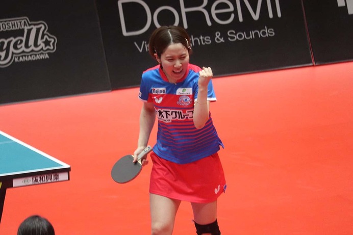 平野美宇、主将が進言したサプライズの“ダブルス起用”　張本美和、長﨑美柚不在の中で勝利に貢献「目標は昨日よりいいプレー」【Tリーグ】