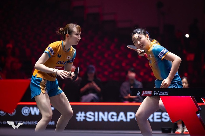 張本美和、早田ひな組が地元勢をストレート撃破で4強入り　初出場の“みわひな”ペアが好連携で優勝争いに臨む【シンガポールスマッシュ】