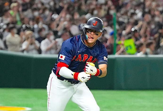 【WBC2026】ヌートバーに「大谷パス」発行？　解説者として侍ジャパン試合前練習に潜入　大谷翔平と抱擁交わすシーンにファン熱視線