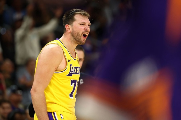 【NBA】「まるでスーパーヒーロー」ドンチッチ60得点の大暴れも……レイカーズ指揮官が明かす“MVPレースで有力視されない”理由とは？