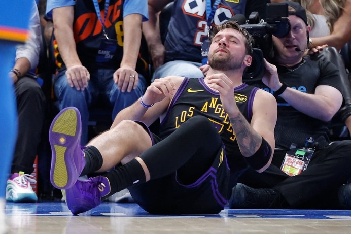 【NBA】ドンチッチ、ハムストリングを痛めて退場……MVPレースに暗雲、受賞資格の「出場65試合以上」に届かない可能性も