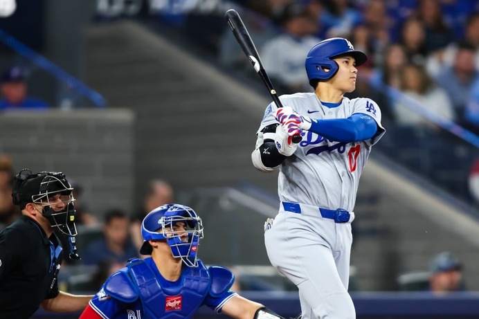 【MLB】大谷翔平、新人捕手と思わぬ“衝突”アクシデントで左腕を痛がる仕草　まさかの牽制送球時に……