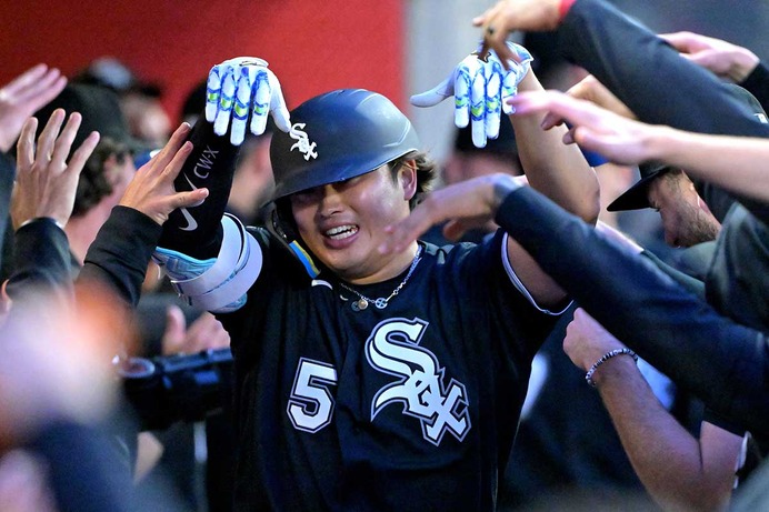 【MLB】98マイル速球にも完璧対応…村上宗隆の14号特大弾に相手剛腕も驚き隠せず　“初二塁打”含む3安打、打撃成績も軒並みリーグ上位に