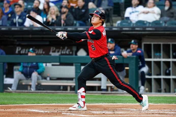 【MLB】「8カード連続で初戦にアーチ」止まらない村上宗隆、豪快15号は“メジャー史上初”の記録　逆方向への確信弾