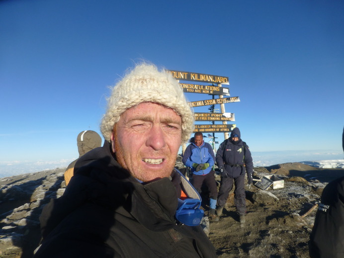 ティンコフ・サクソのキリマンジャロ登山合宿