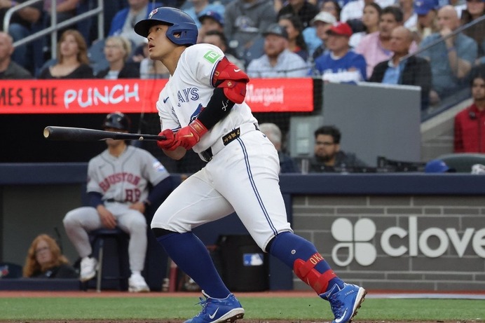 【MLB】岡本和真、三塁手全体トップの17号アーチを米メディア称賛「素晴らしいキャリアのスタート」　“決勝点の口火切る”二塁打でマルチ安打