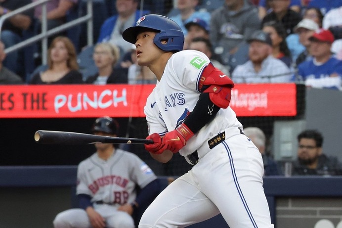 【MLB】「紛れもなく彼のチームだ」岡本和真、劣勢の最終回に3試合ぶり18号2ラン　月間打率.316、OPS.989でオールスター最終投票へ