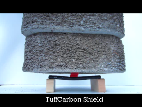 どんな高さから落としても大丈夫なiPhoneケース「TuffCarbon Shield」　米シアトル