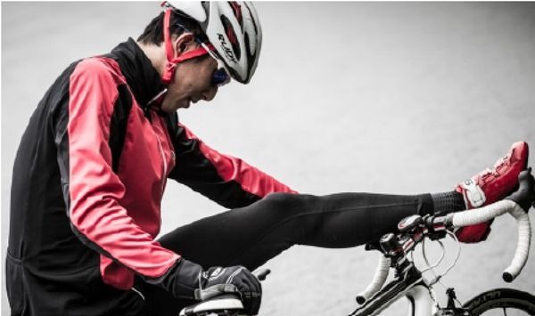 　自転車ウエアのスゴイが冬場のサイクリングタイツ3種をリリース。それぞれの利点と使い分けで寒い冬でもアクティブに乗ろうと提案している。しなやかで暖かな、伸びのよいミッドゼロ素材のタイツを3タイプそろえている。