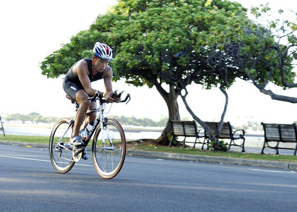 　J SPOTRSの自転車ロードレース実況などでおなじみのスポーツナビゲーター、白戸太朗のコラム「Taro's Column」の第4回が公開された。今回のテーマは「メーター依存症」。