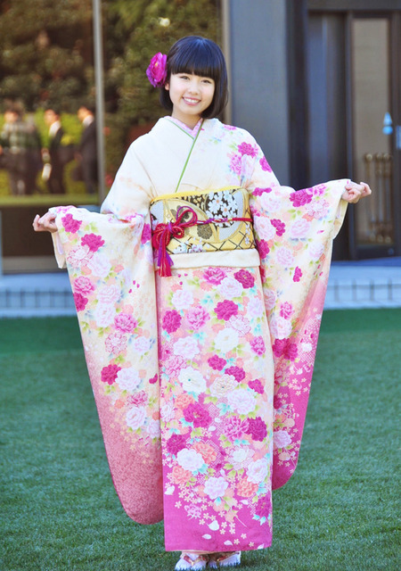 小芝風花／オスカープロモーション年末恒例“晴れ着撮影会”