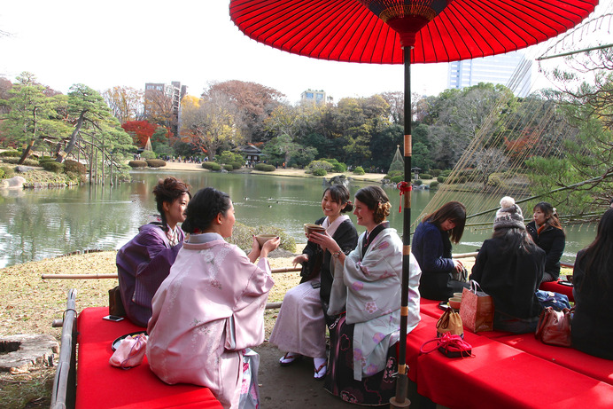 着物と観光ハイヤーでセレブ気分を味わえる東京観光サービスが開始。